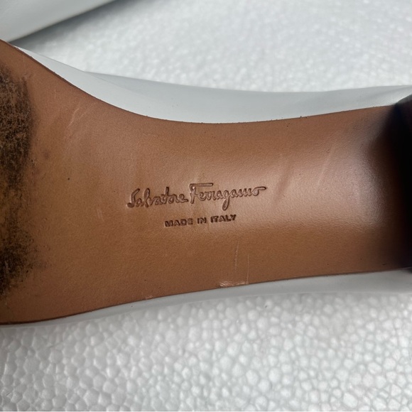 Salvatore Ferragamo Women's White Leather Bow Pumps - Picture 8 of 9